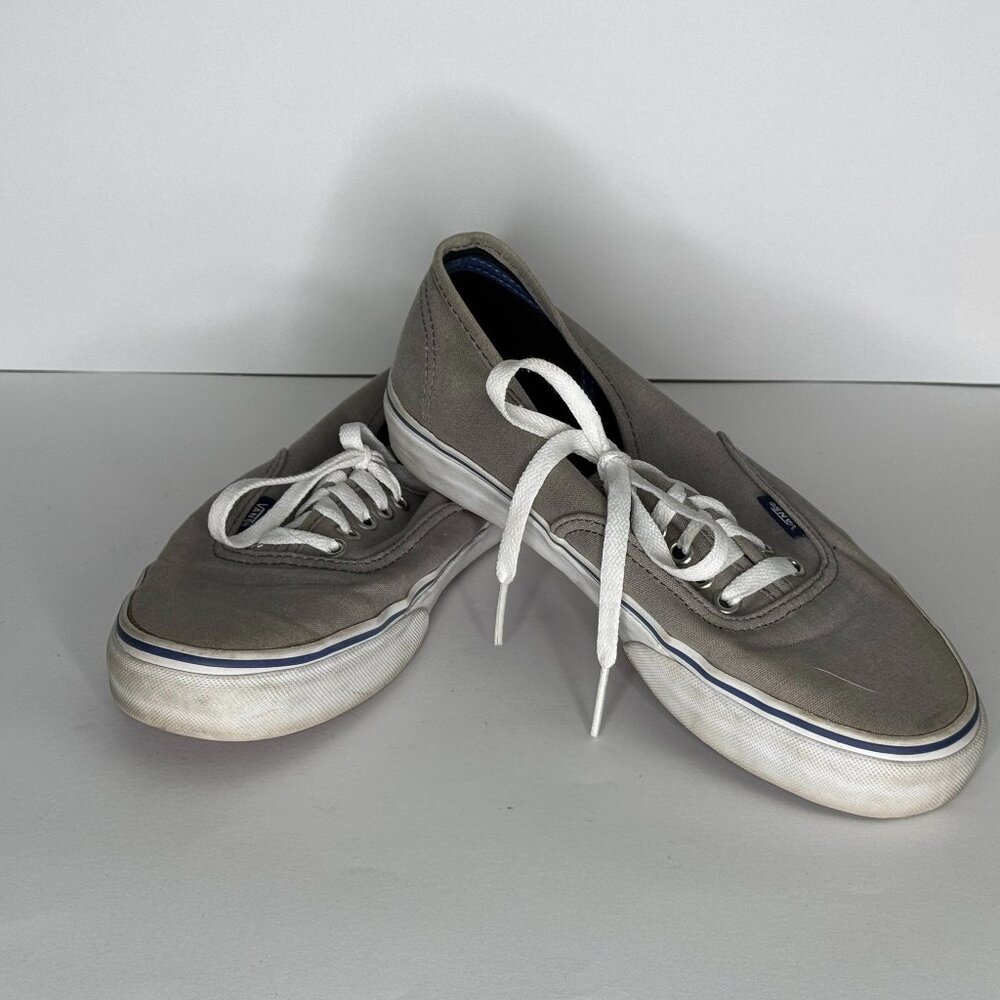Vans Grey Classic Low Top Sneakers Shoes Women’s 9.5 Men’s 8